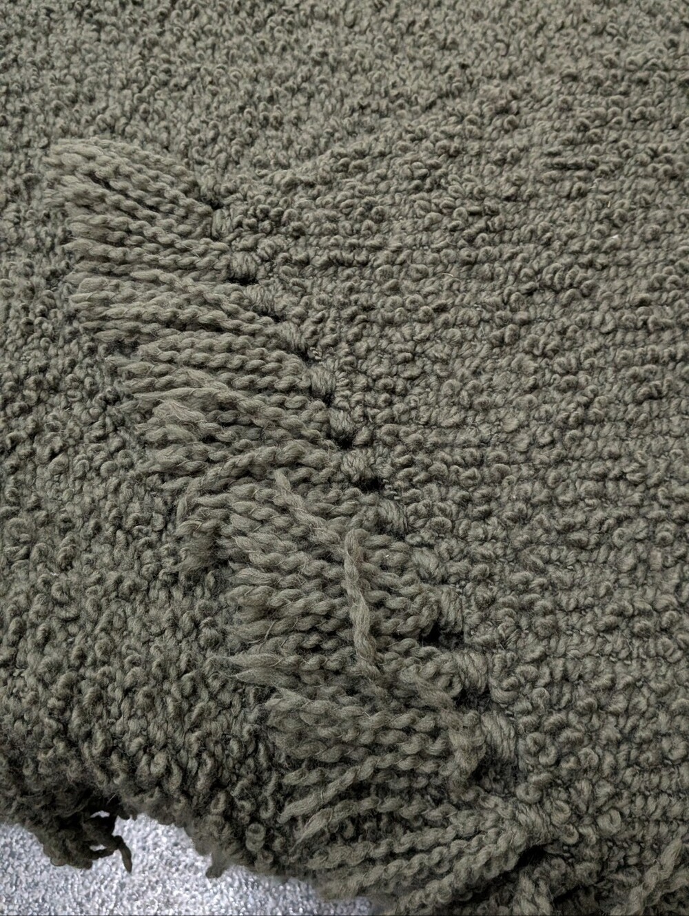 Boll And Branch Cozy Bouclé Throw Blanket. Color Green - Picture 5 of 10